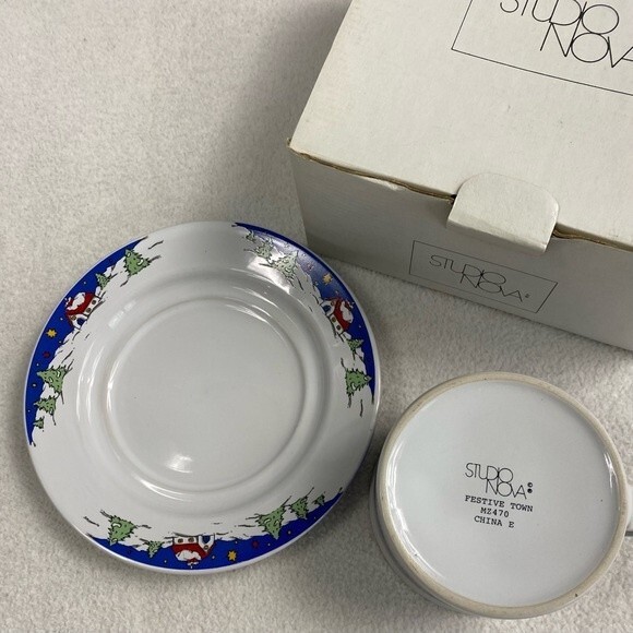 Cup & Saucer Set - Festive Town - Picture 4 of 4